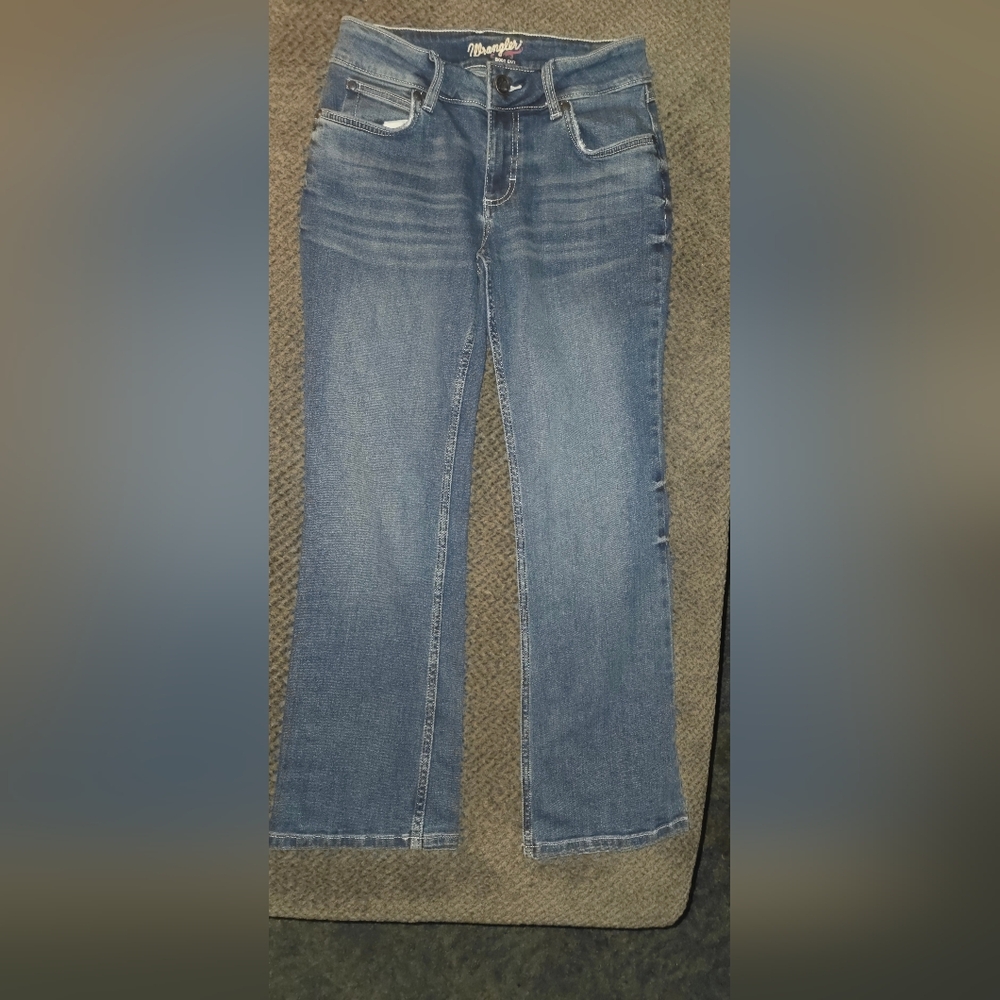 Size 5 Wrangler Boot Cut  Jeans with Cute Back Pockets - Picture 7 of 7